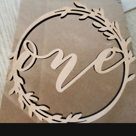 Numer 'One' Cake Topper - Picture 3 of 4